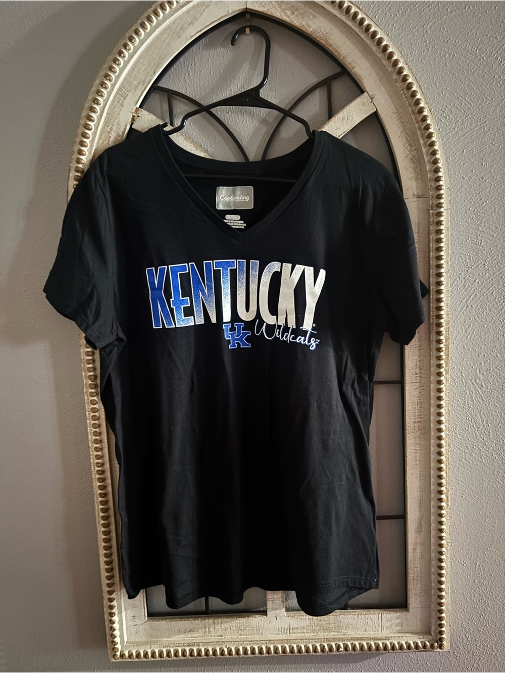 Champion Black Kentucky Wildcats V-Neck Tee with Blue and White Logo L/XL